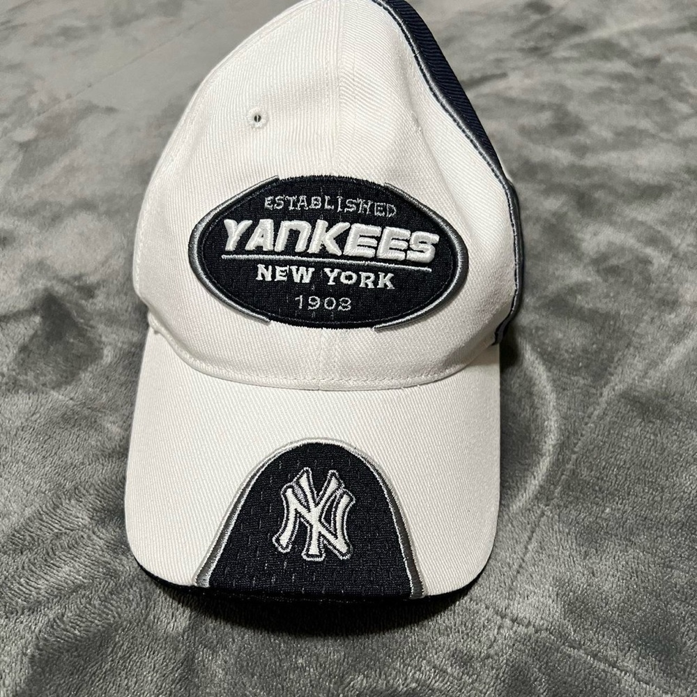 Yankees hat - Picture 4 of 7
